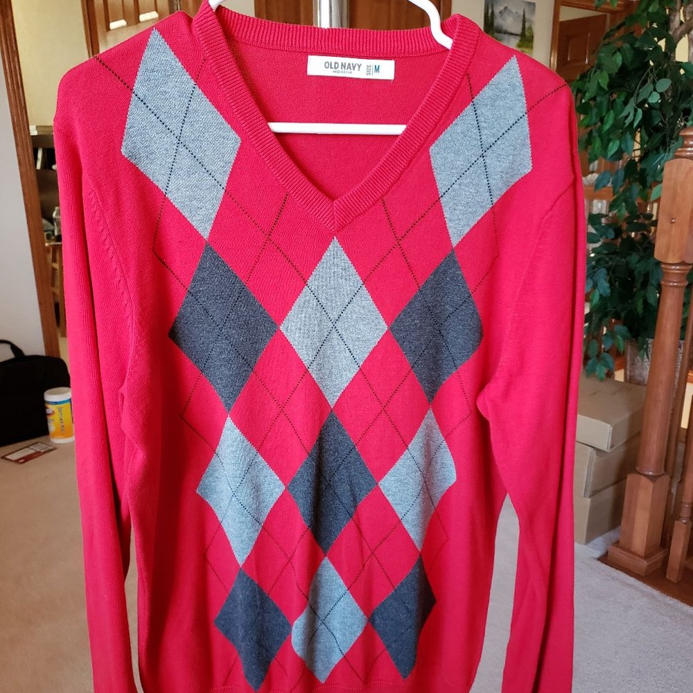Old Navy argyle pattern v-neck sweater